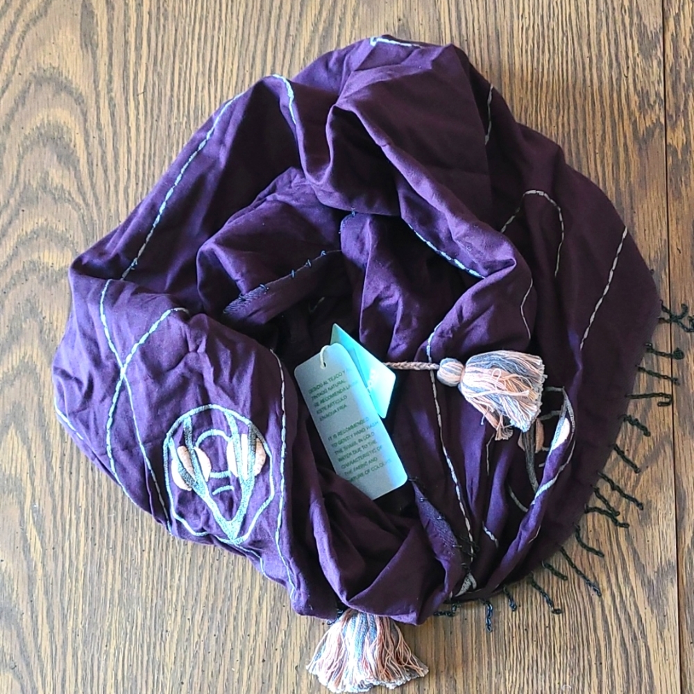 Hoss Intropia Shawl